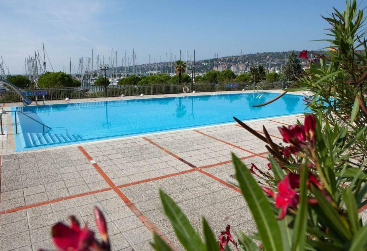 Floating House - Marina Relax Villa Portorož Dış mekan fotoğraf